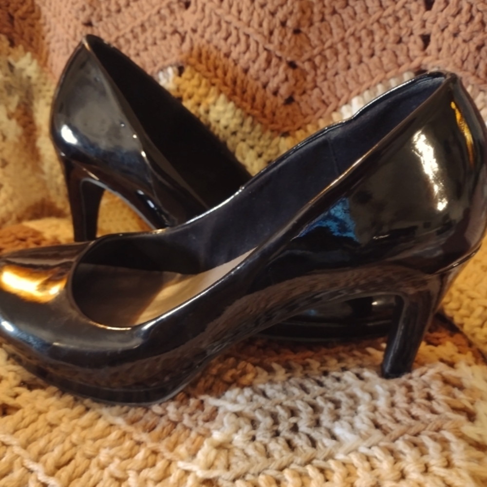 Chinese Laundry black pumps 9 1/2